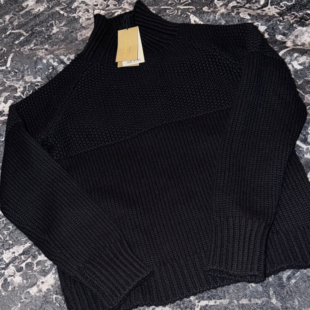 Burberry Black fisherman cashmere sweater
